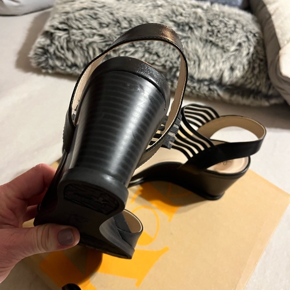 Strappy Sandle extra comfortable - Picture 1 of 3